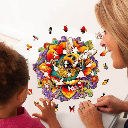 Launiges Holzpuzzle - Biene und Blume